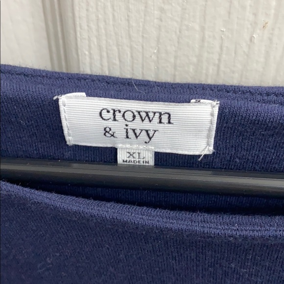 Crown and ivy navy short sweatshirt - Picture 2 of 4